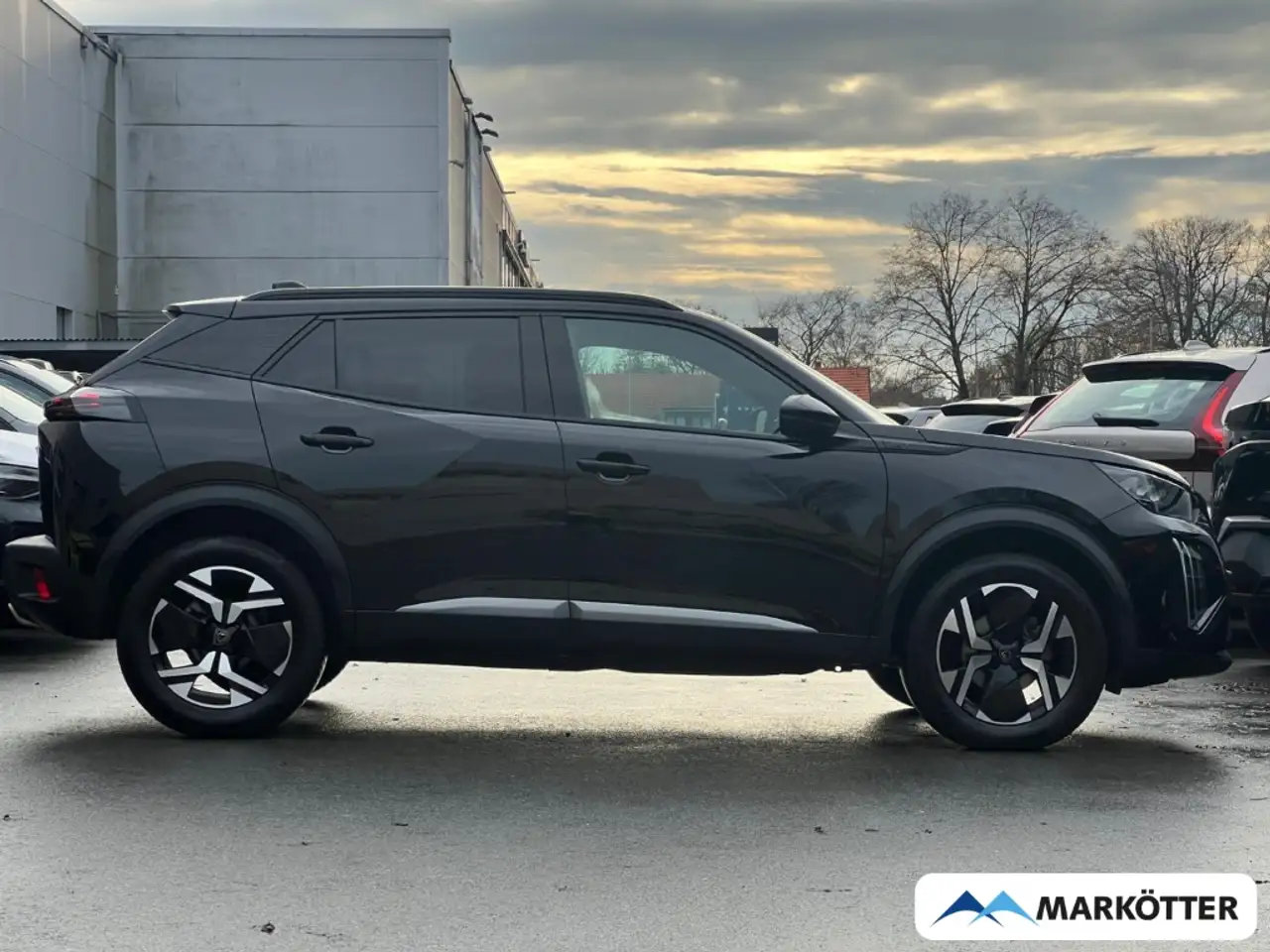 Peugeot 2008 GT PureTech 130 SHZ/ALCANTARA/PDC/MASSAGE — Galerie du véhicule 3