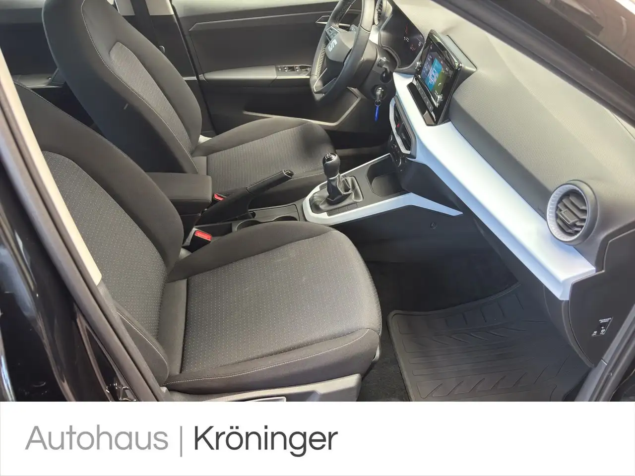 SEAT Arona 1.0 TSI Style LED Klima SHZ EPH AppConnect — Vehicle gallery 9
