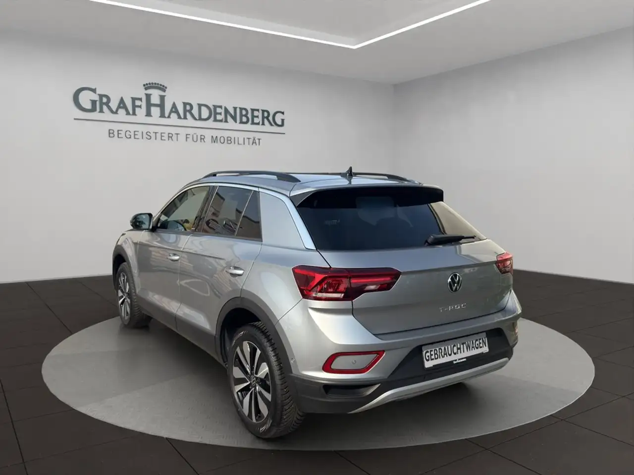 Volkswagen T-Roc Life 1.5 TSI DSG Move — Vehicle gallery 4