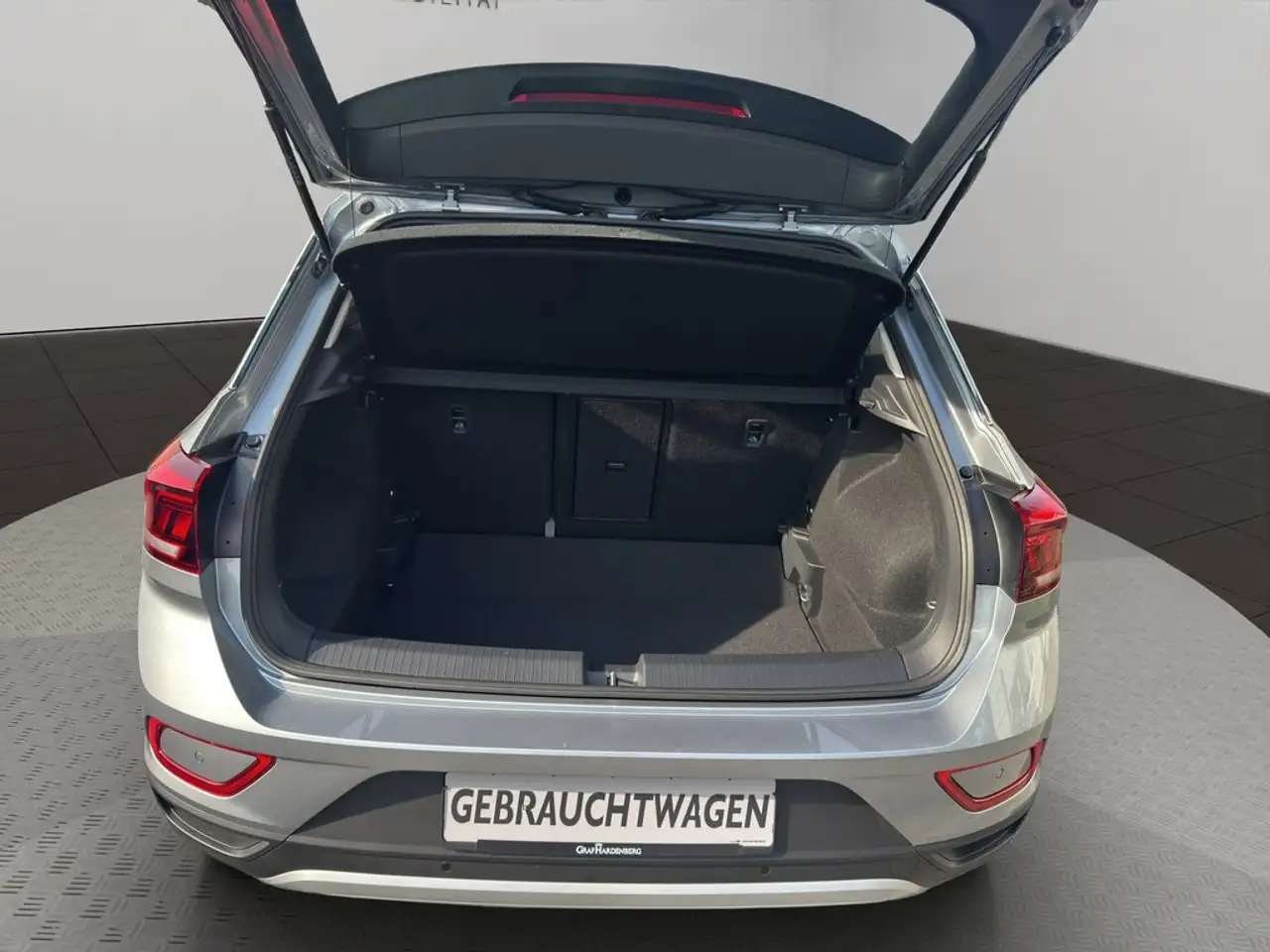 Volkswagen T-Roc Life 1.5 TSI DSG Move — Vehicle gallery 18
