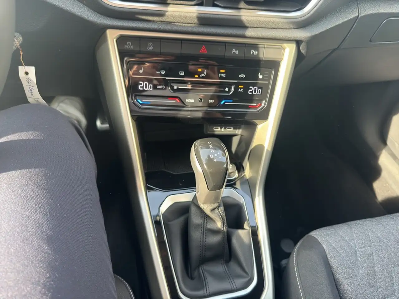 Volkswagen T-Roc Life 1.5 TSI DSG Move — Vehicle gallery 14