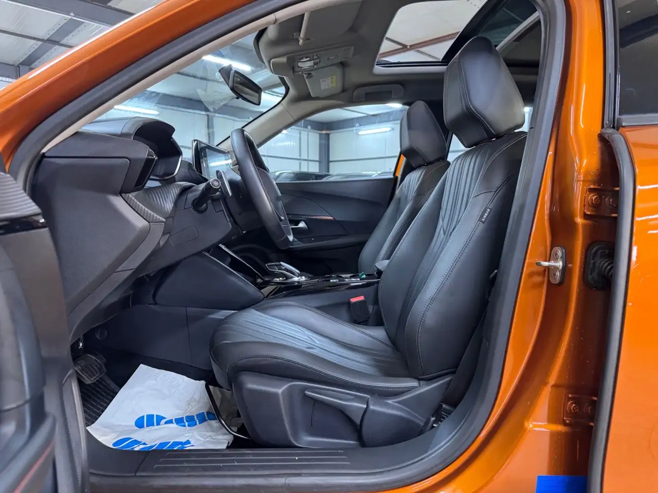 Peugeot 2008 Allure*PANO*KAM*LEDER*UVM — Galerie du véhicule 8
