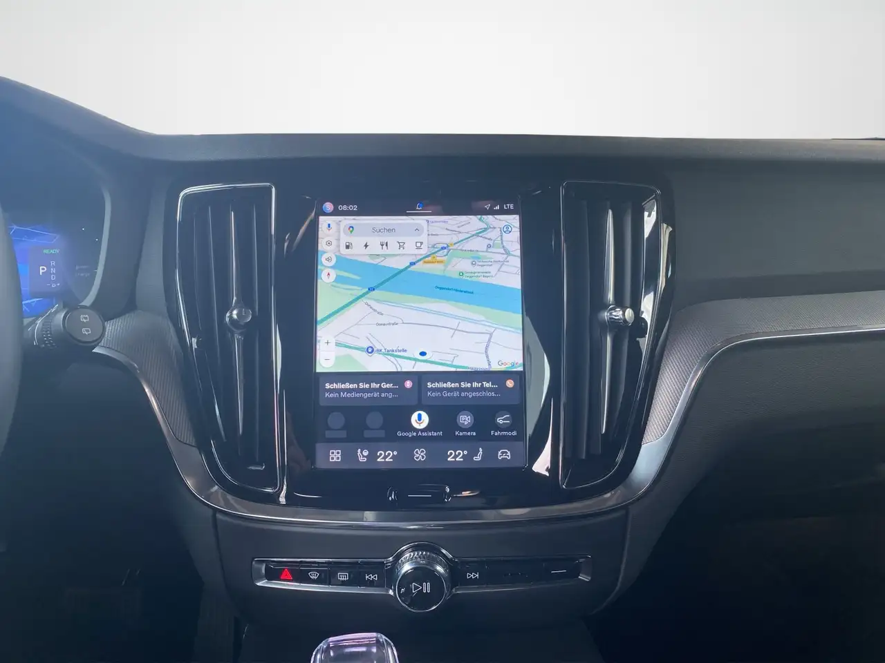 Volvo V60 Kombi T8 Plus Dark Recharge WiPa*SitzHZG*Navi — Vehicle gallery 11