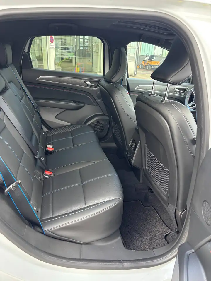 Renault Arkana Esprit Alpine Full Hybrid 145 — Vehicle gallery 14