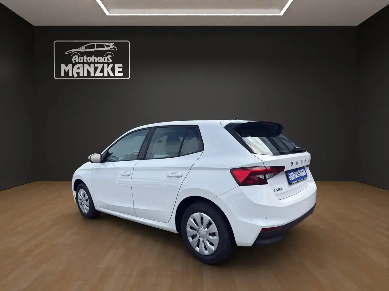 Skoda Fabia 1.0TSI DSG Selection / Klima / Parksensoren / Sitzheizung / Navi via Smartlink / Ganzjahresreifen — معرض صور السيارة 3