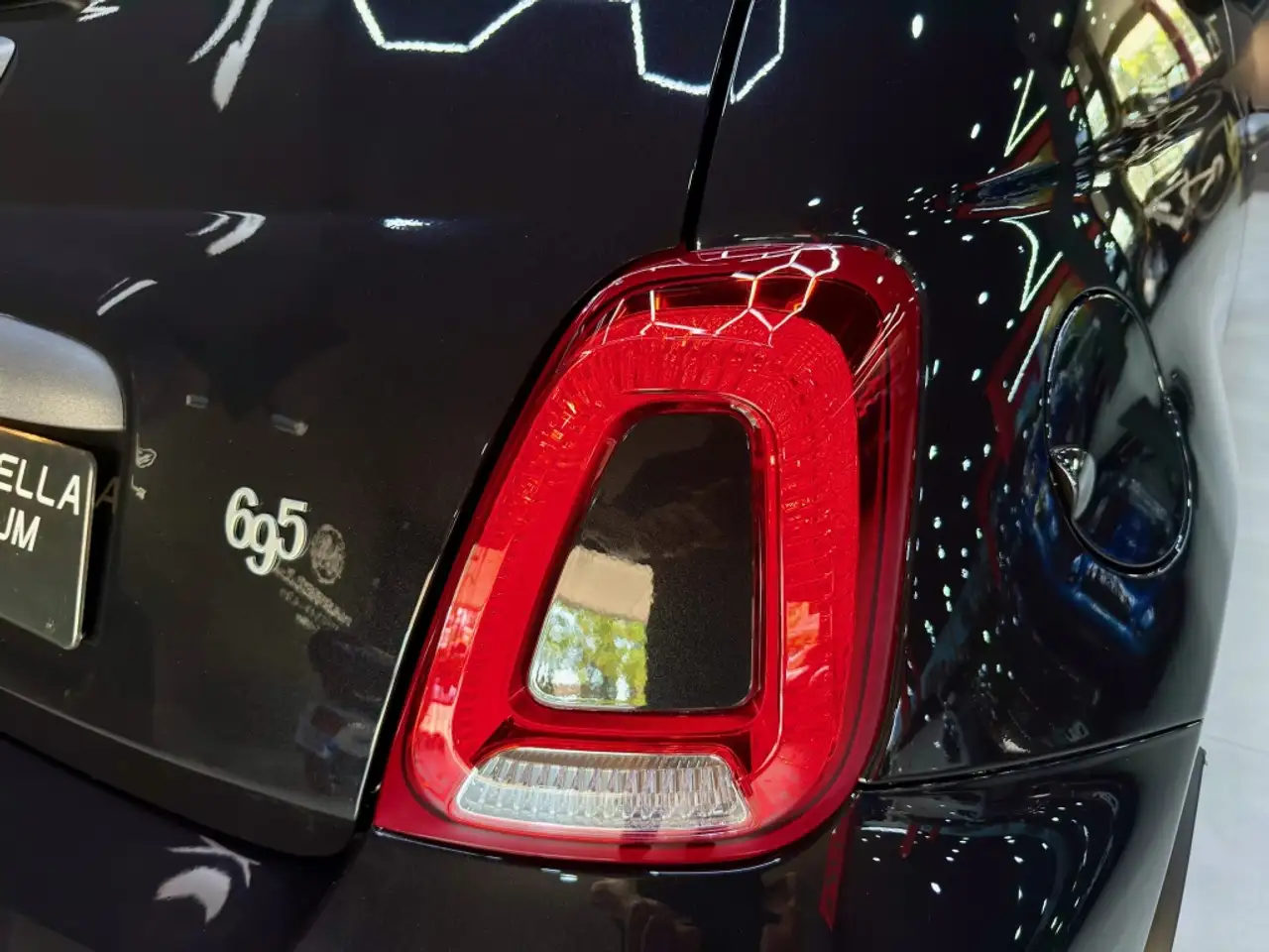 Abarth 695 1.4T JET 75º Anniversario 132KW — Galerie du véhicule 16