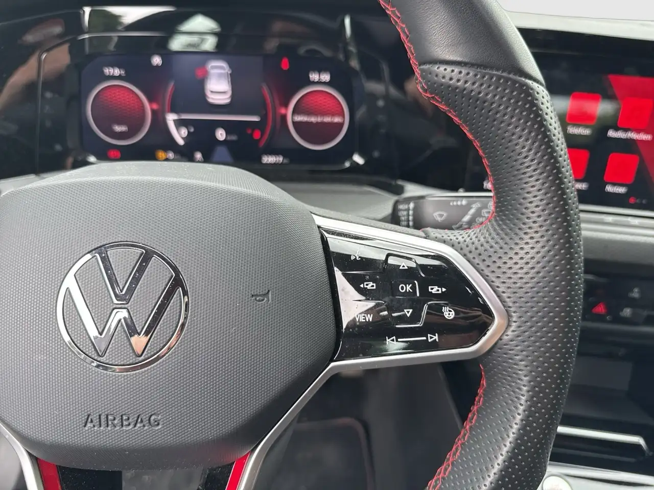 Volkswagen Golf 2.0 GTI LED+ CARPLAY SITZHEIZUNG — معرض صور السيارة 15