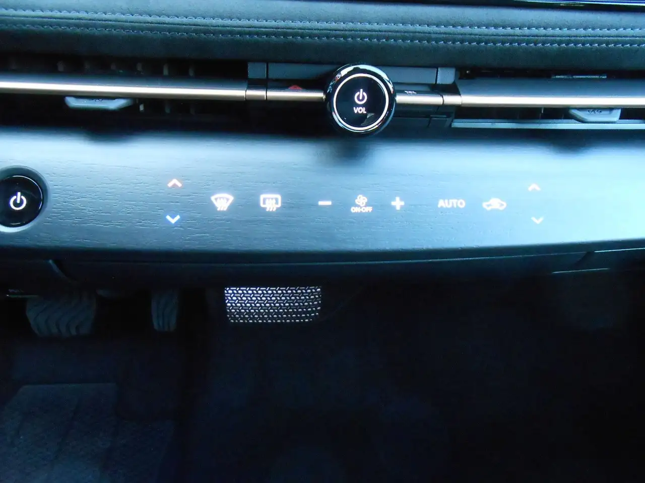 Nissan Ariya Evolve Pack178kW*HUD*PANO-SCHIEBEDACH — Vehicle gallery 13