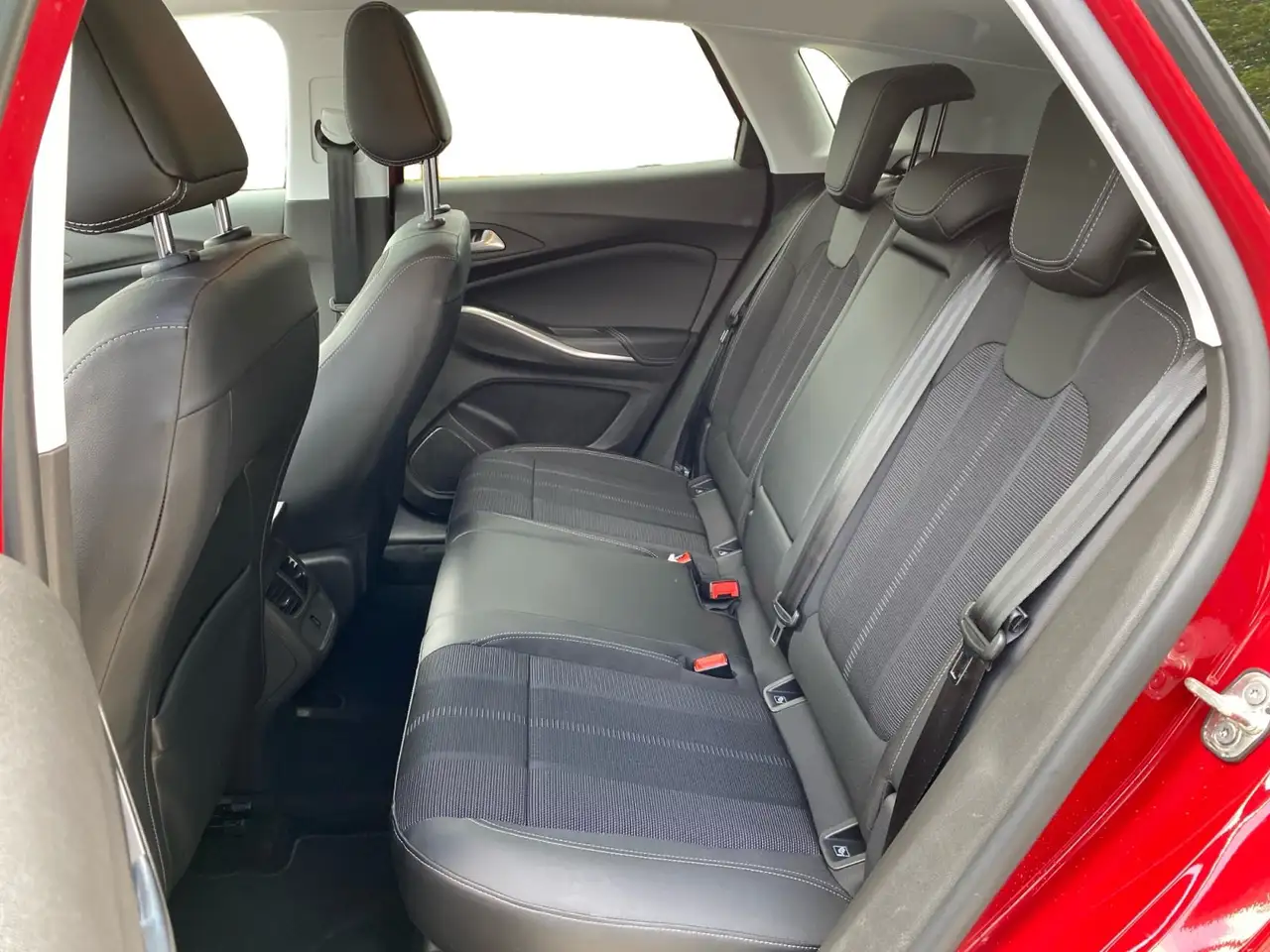 Opel Grandland 1.2 GS Line Sitzheizung, Rückfahrkamera — Galerie du véhicule 15