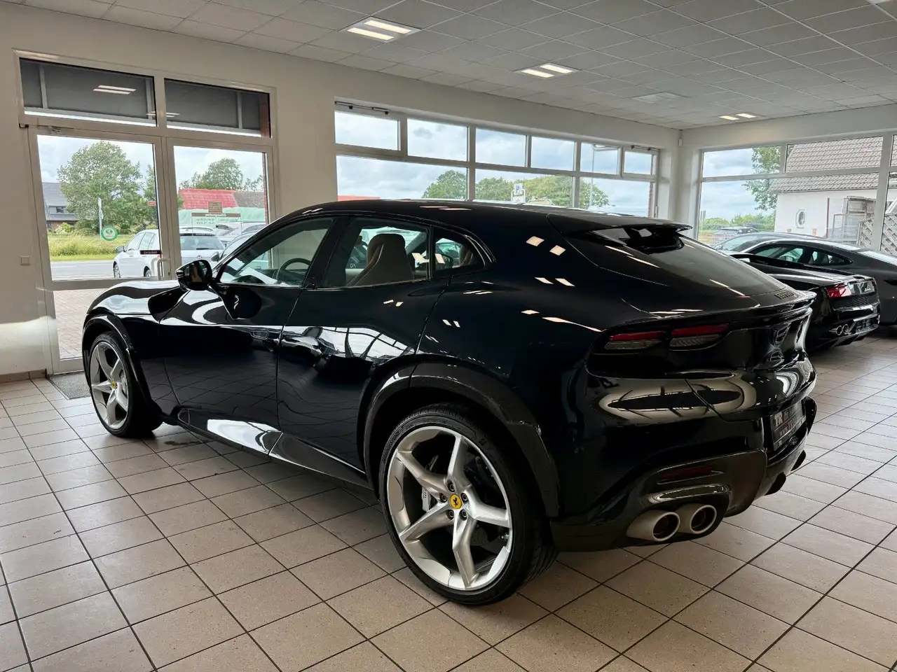 Ferrari Purosangue Panorama/Carbon/Burmester/360/Matrix — Vehicle gallery 3