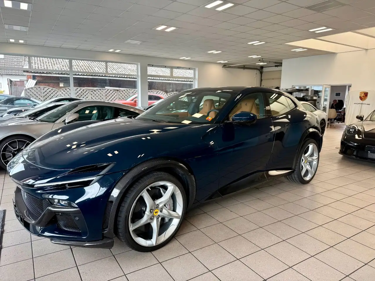 Ferrari Purosangue Panorama/Carbon/Burmester/360/Matrix — Vehicle gallery 2
