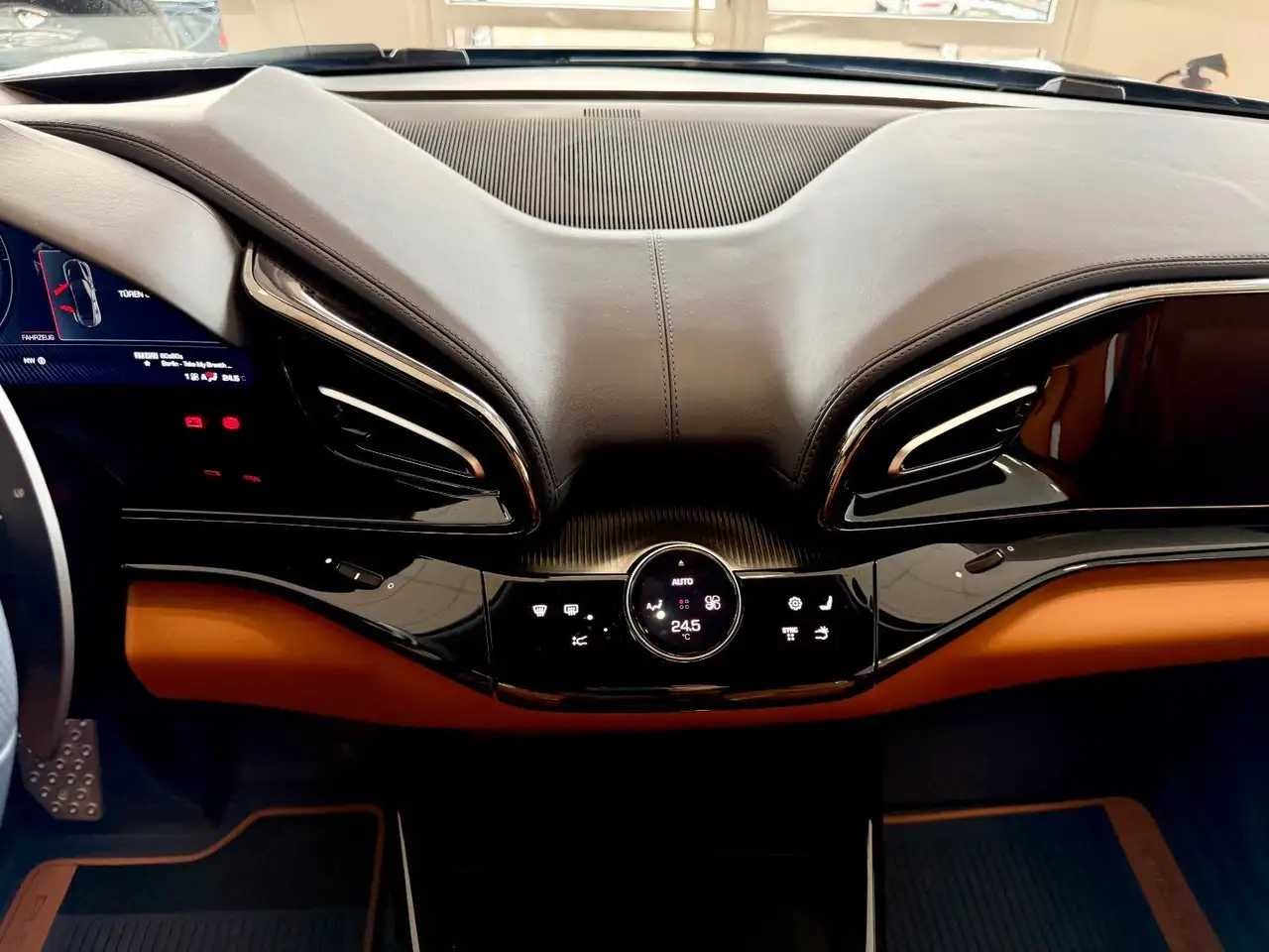 Ferrari Purosangue Panorama/Carbon/Burmester/360/Matrix — Vehicle gallery 23