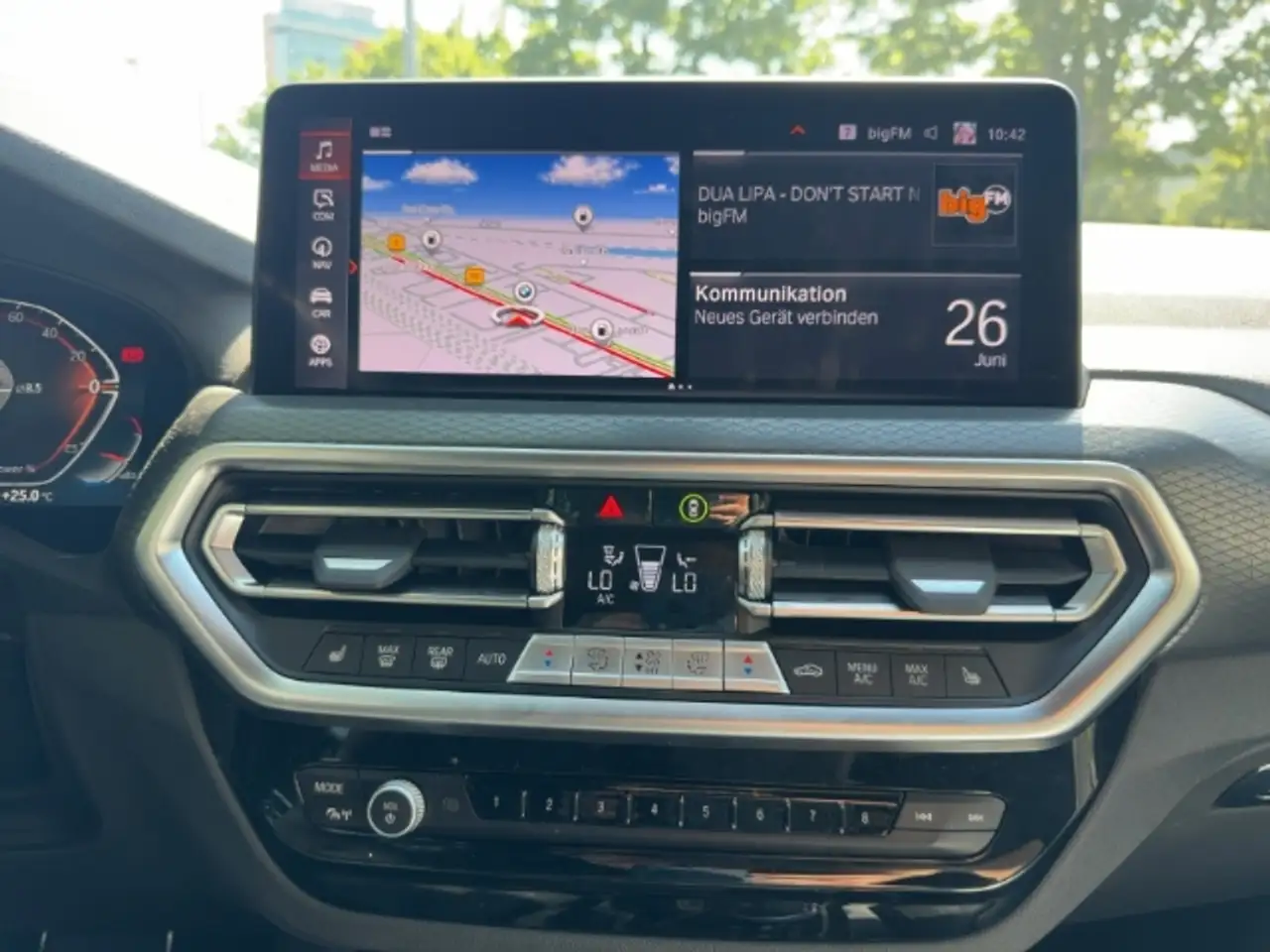 BMW X3 xDrive 20i M-Sport NAVI HiFi LED ParkAsisst Ambien — معرض صور السيارة 10