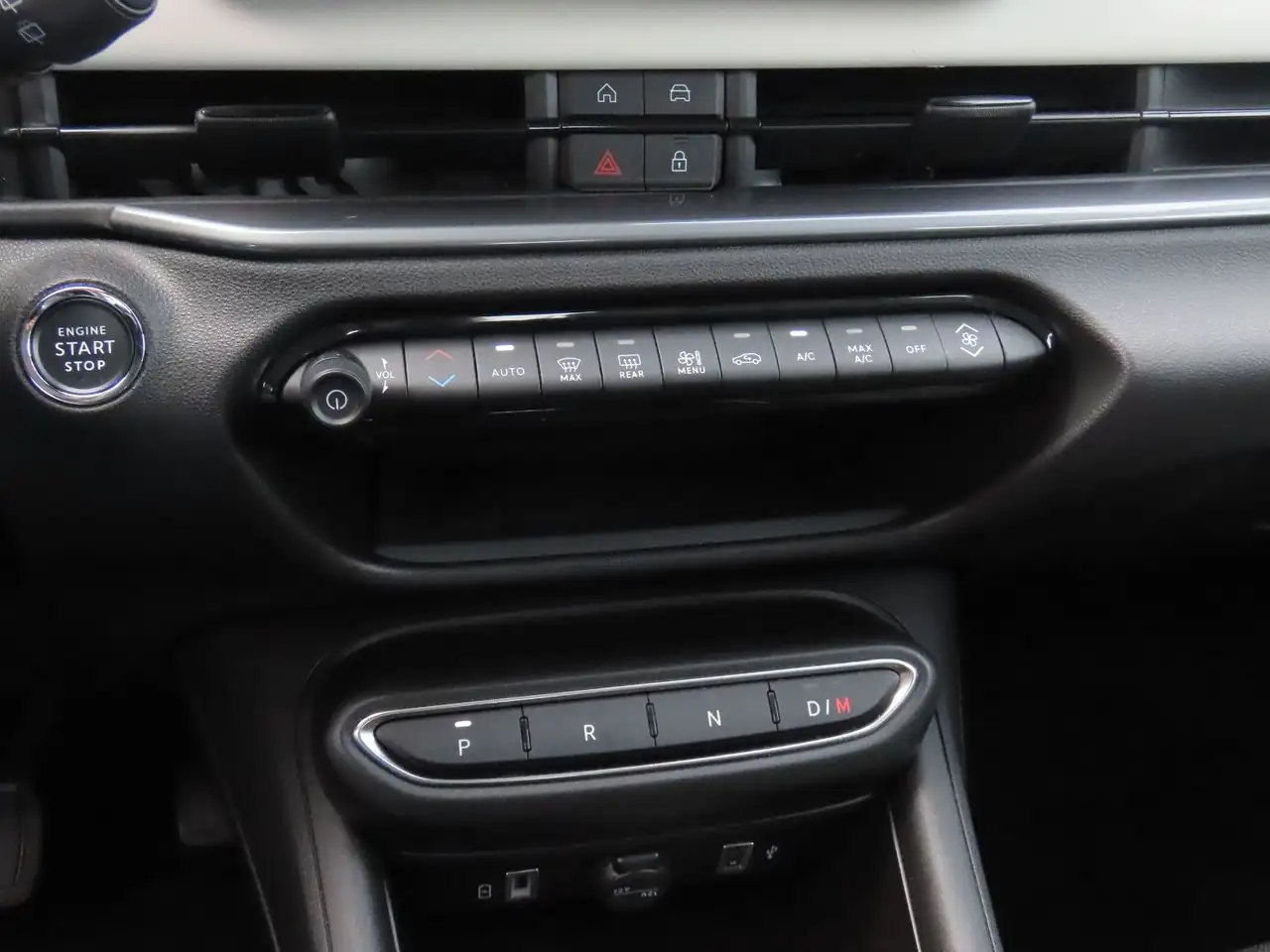 Fiat 600 1.2 Hybrid T3 Autom. Klimaauto. Sitzheizung — Vehicle gallery 23