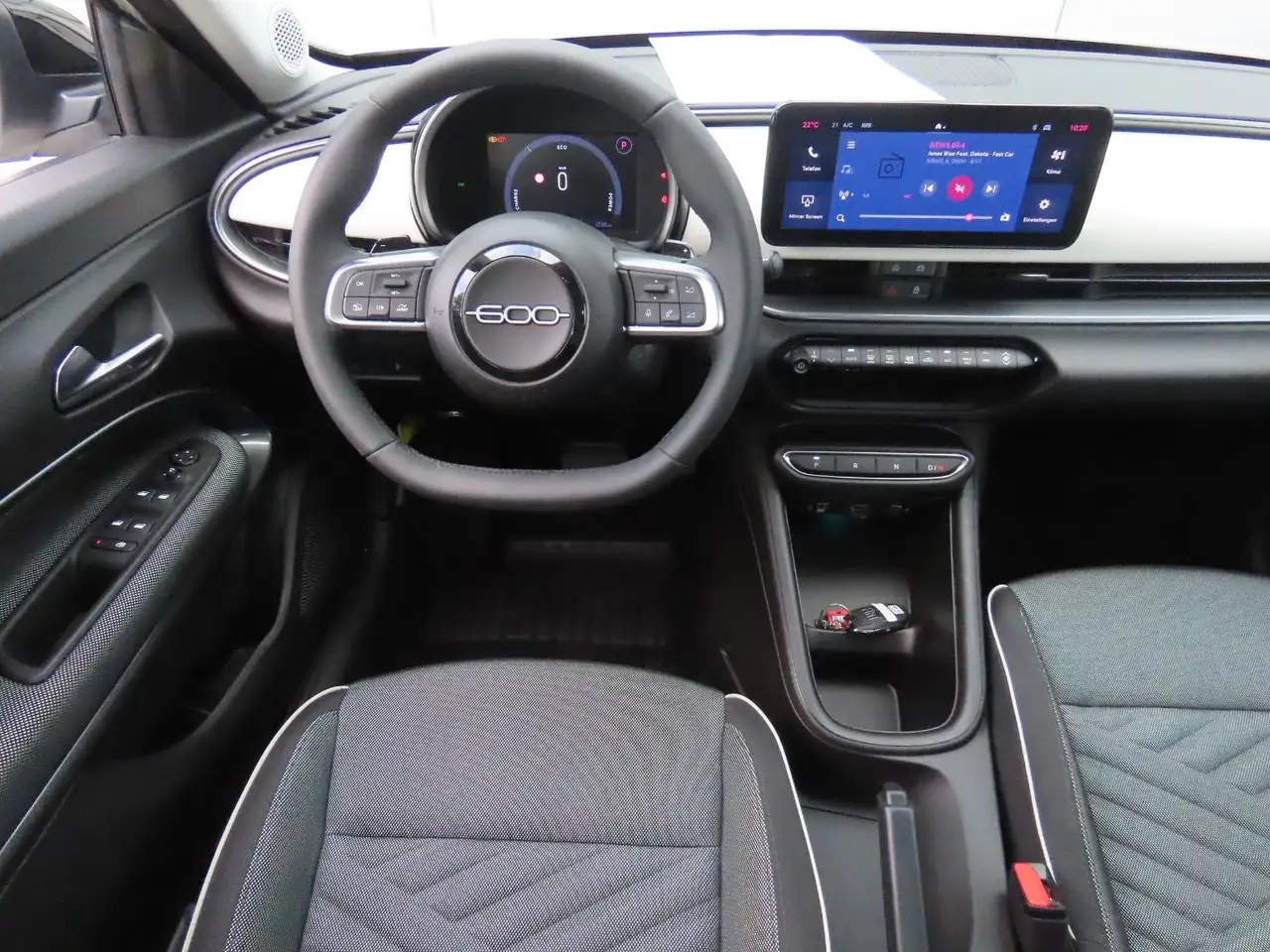 Fiat 600 1.2 Hybrid T3 Autom. Klimaauto. Sitzheizung — Vehicle gallery 15