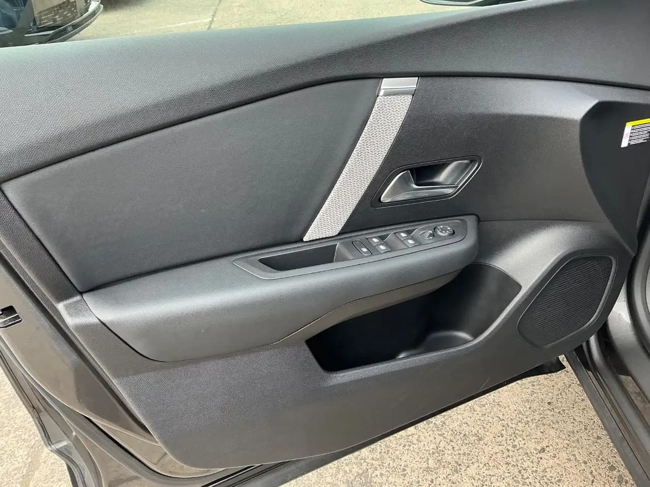 Citroen C4 1.2 Max inkl. Inspektionspaket Big Deal! — Galerie du véhicule 27