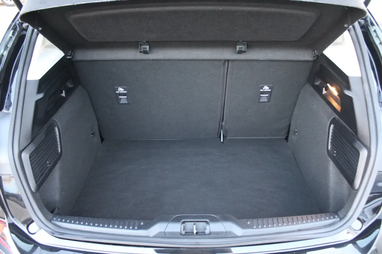 Ford Focus Titanium 1,0EcoBoost*Automatik*ACC*Navi*Kamera*LED — Vehicle gallery 4