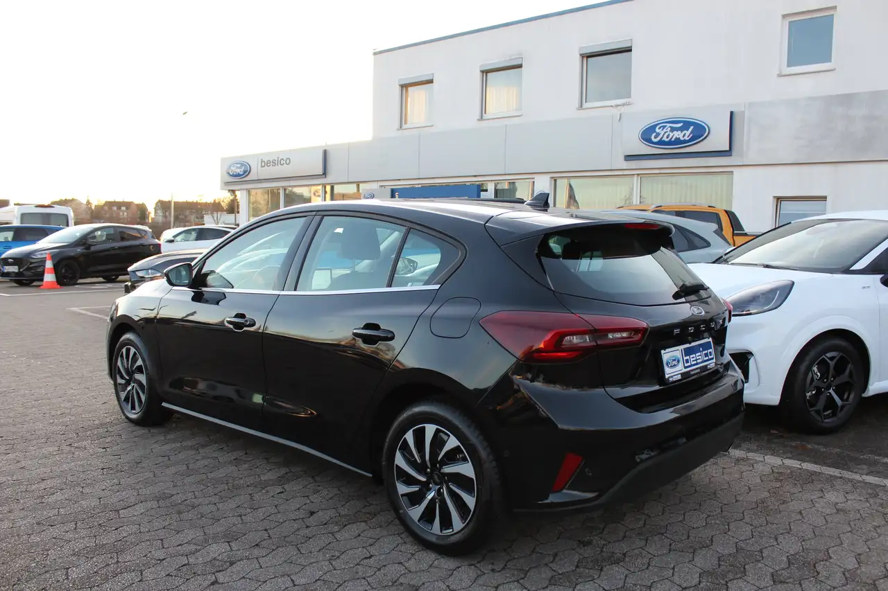 Ford Focus Titanium 1,0EcoBoost*Automatik*ACC*Navi*Kamera*LED — Vehicle gallery 2