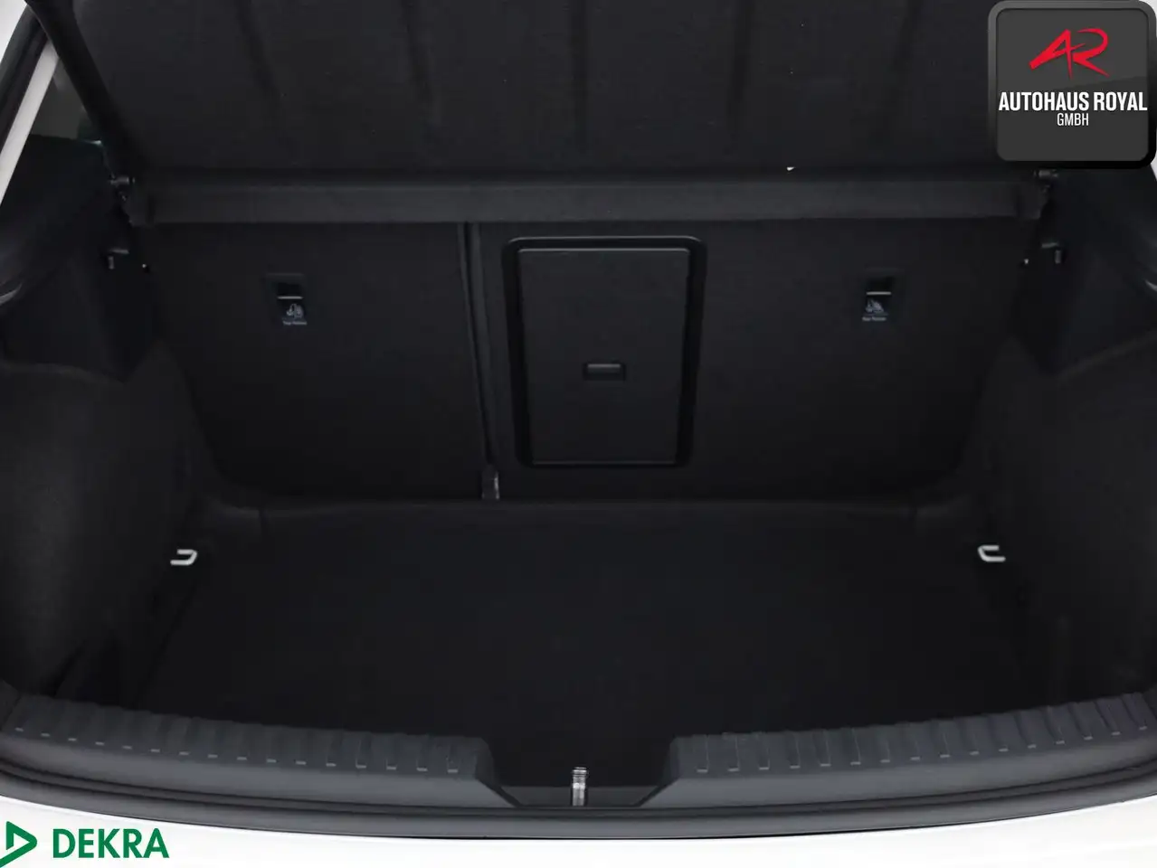 CUPRA Leon 2.0 TSI KAMERA,ACC,TOTWINKEL,CARPLAY,KESSY — Galerie du véhicule 18