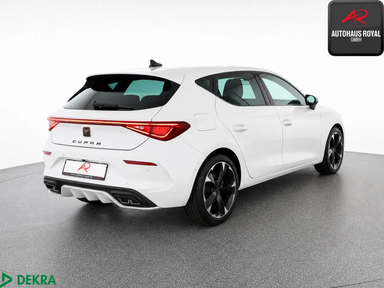 CUPRA Leon 2.0 TSI KAMERA,ACC,TOTWINKEL,CARPLAY,KESSY — Galerie du véhicule 5