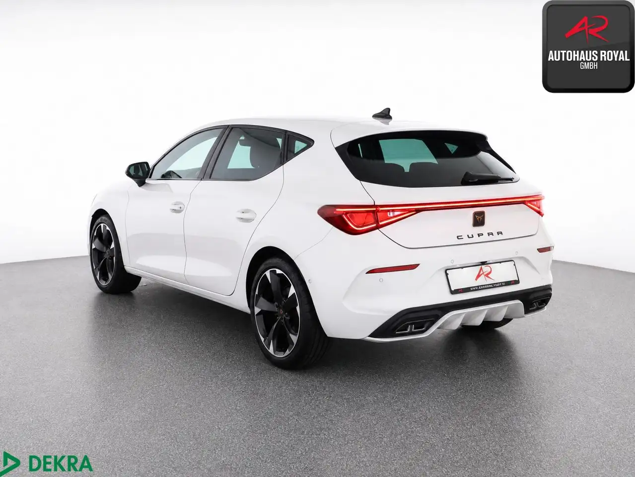 CUPRA Leon 2.0 TSI KAMERA,ACC,TOTWINKEL,CARPLAY,KESSY — Galerie du véhicule 3
