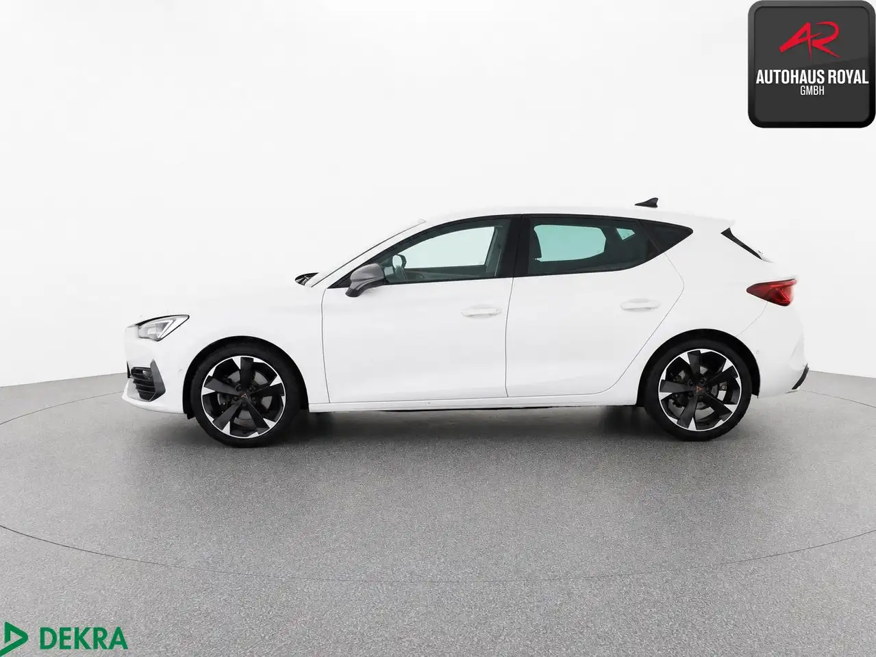 CUPRA Leon 2.0 TSI KAMERA,ACC,TOTWINKEL,CARPLAY,KESSY — Galerie du véhicule 2