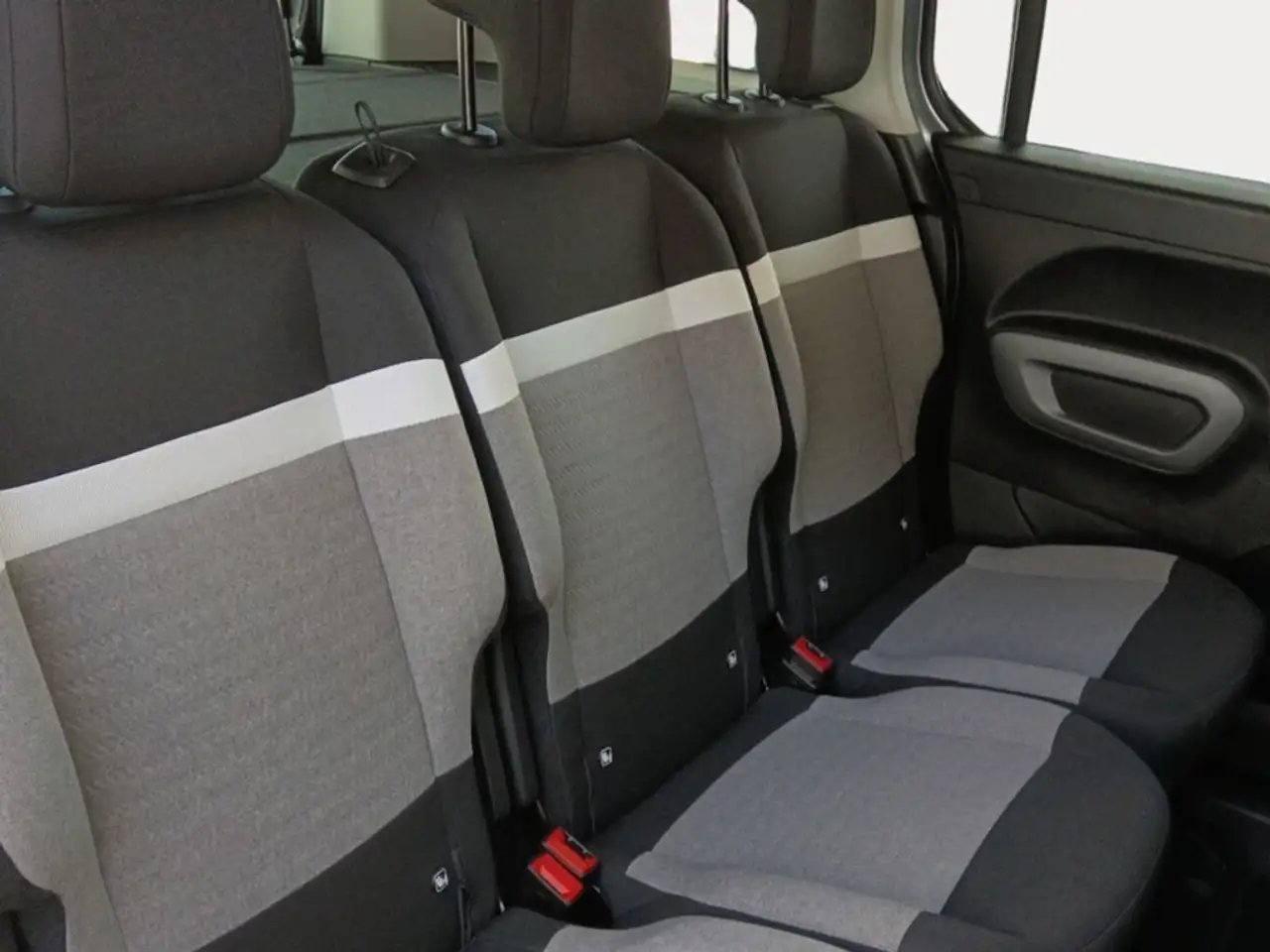 Citroen Berlingo BlueHDi S&S Talla M Max 130 — Galería del vehículo 9