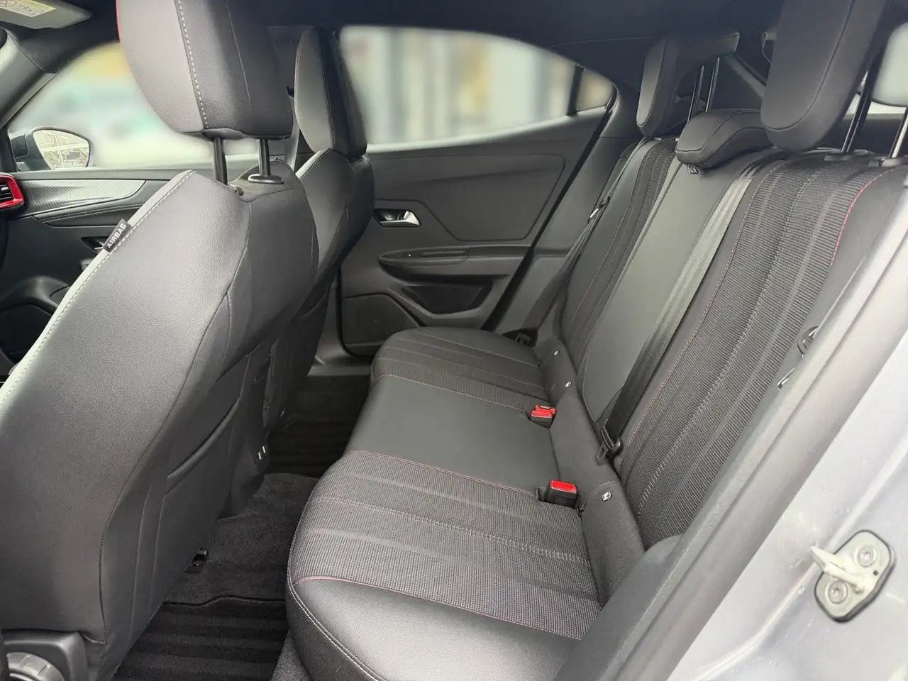 Opel Mokka 1.2 Mild-Hybrid, LED,Kamera,SHZ,DAB,BLACK — Vehicle gallery 12