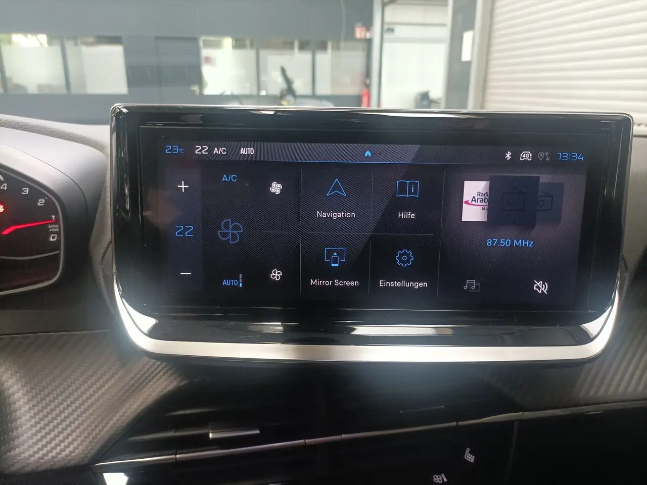 Peugeot 2008 1.2 PureTech 100 LED|Navi|PDC|SHZ|Kamera — Galería del vehículo 11