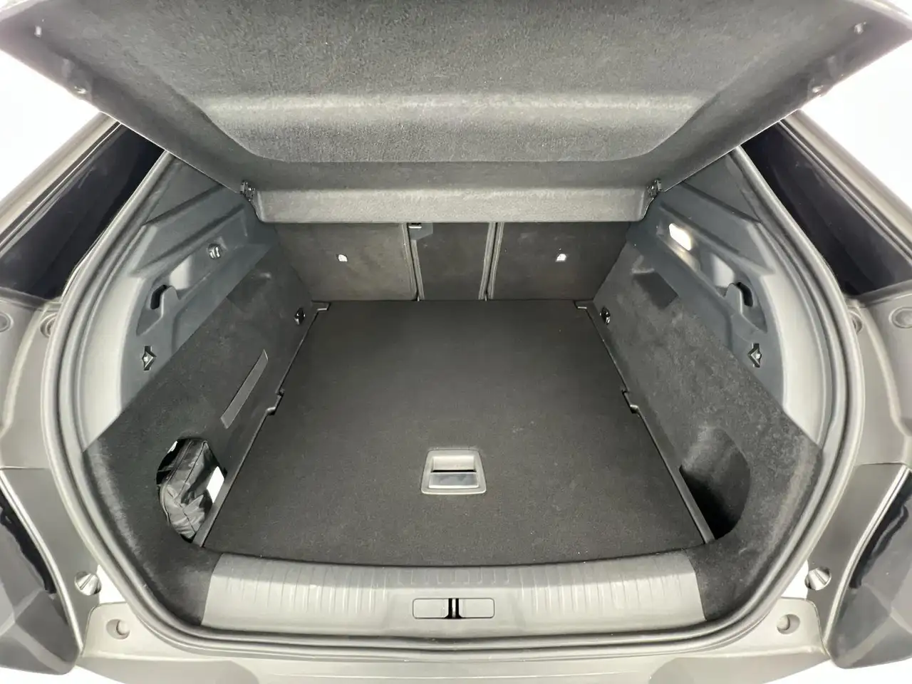 Peugeot 3008 Hybrid GT 1.2*NAVI*SHZ*360°K*AHK*uvm — Galerie du véhicule 18