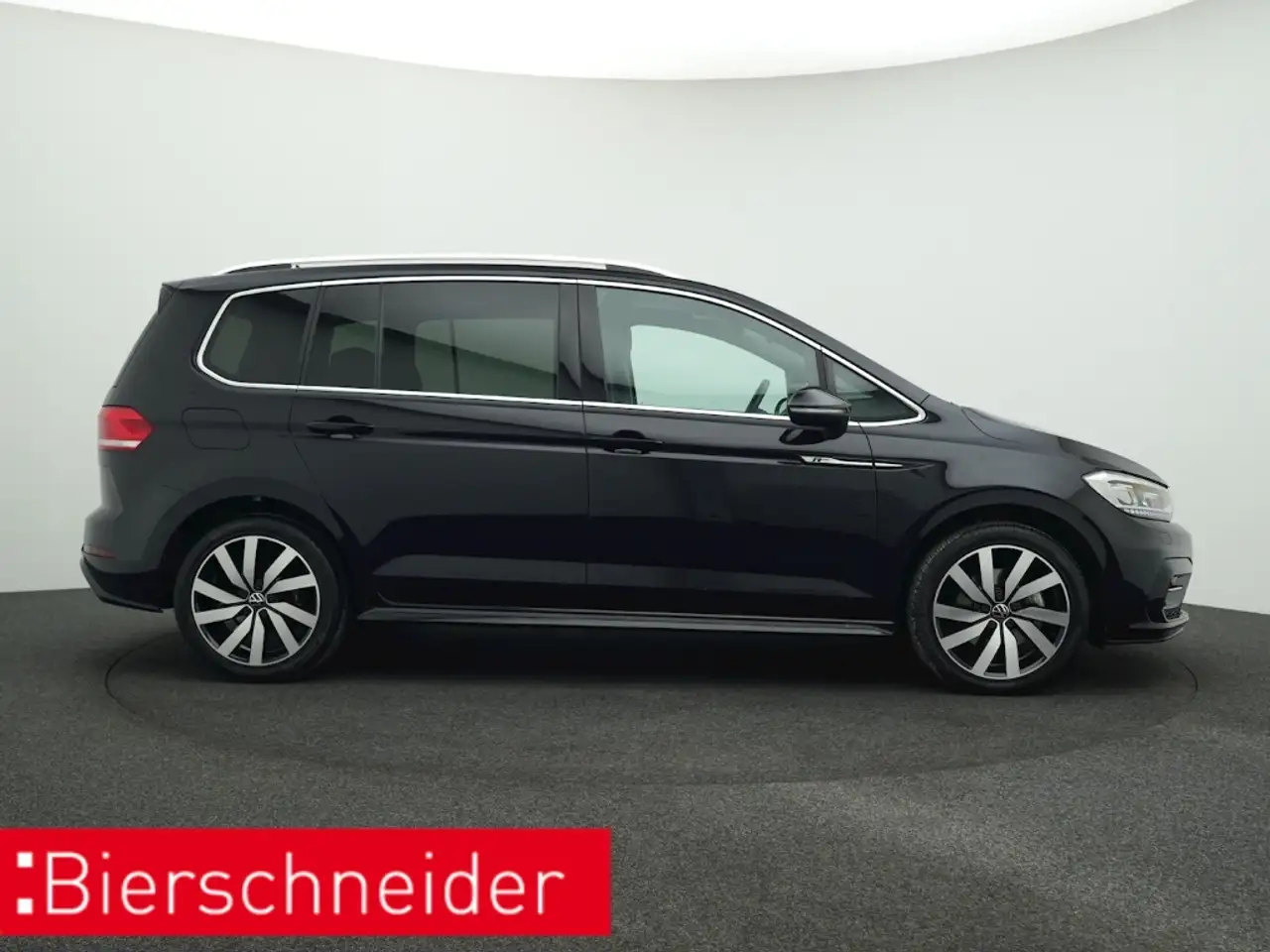 Volkswagen Touran 1.5 TSI DSG Highline R-Line 7SITZE NAVI LED ALU 18 — Vehicle gallery 8