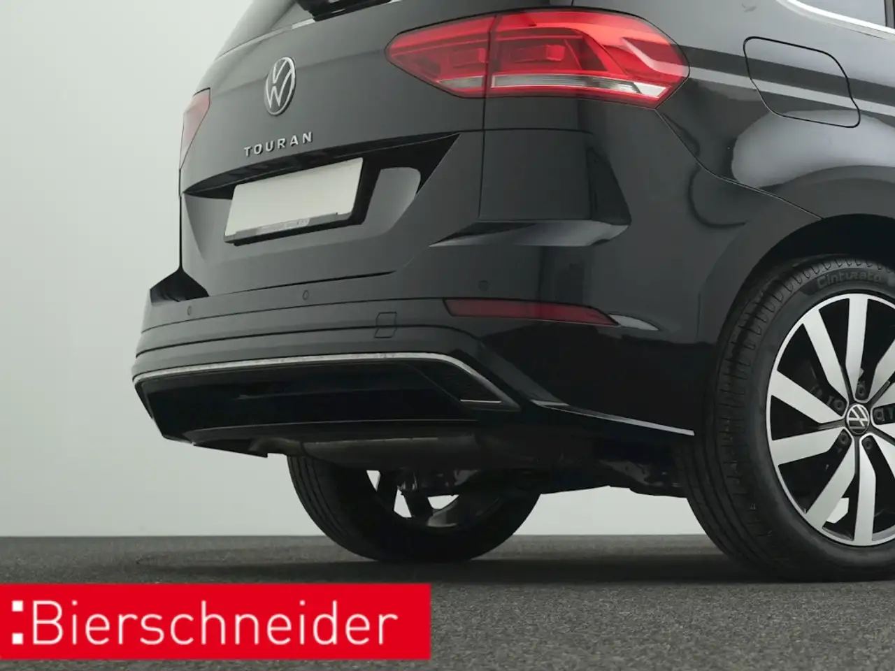 Volkswagen Touran 1.5 TSI DSG Highline R-Line 7SITZE NAVI LED ALU 18 — Vehicle gallery 24