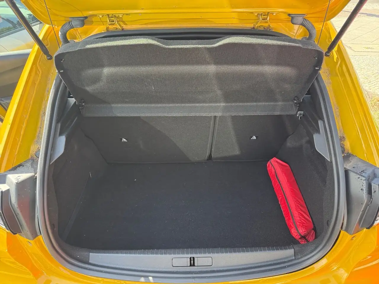 Peugeot 208 1.2 GT PureTech 100 EAT8 Navi*CAM*PDC*GRA — معرض صور السيارة 12