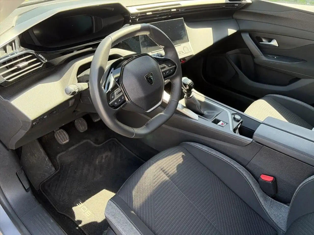 Peugeot 308 SW PureTech 130 Active Pack — معرض صور السيارة 10