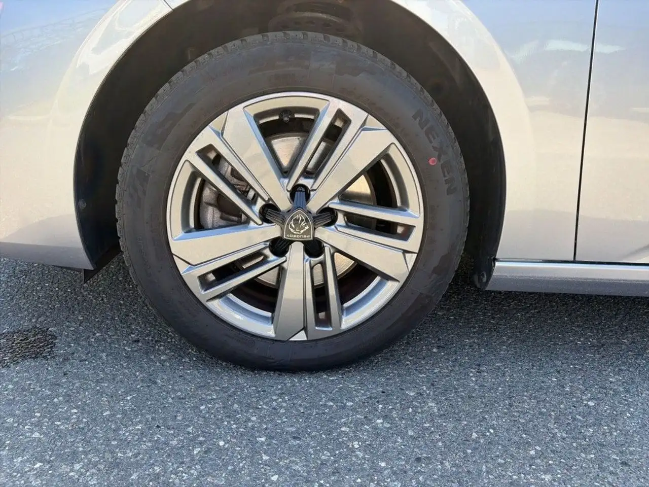 Peugeot 308 SW PureTech 130 Active Pack — معرض صور السيارة 15