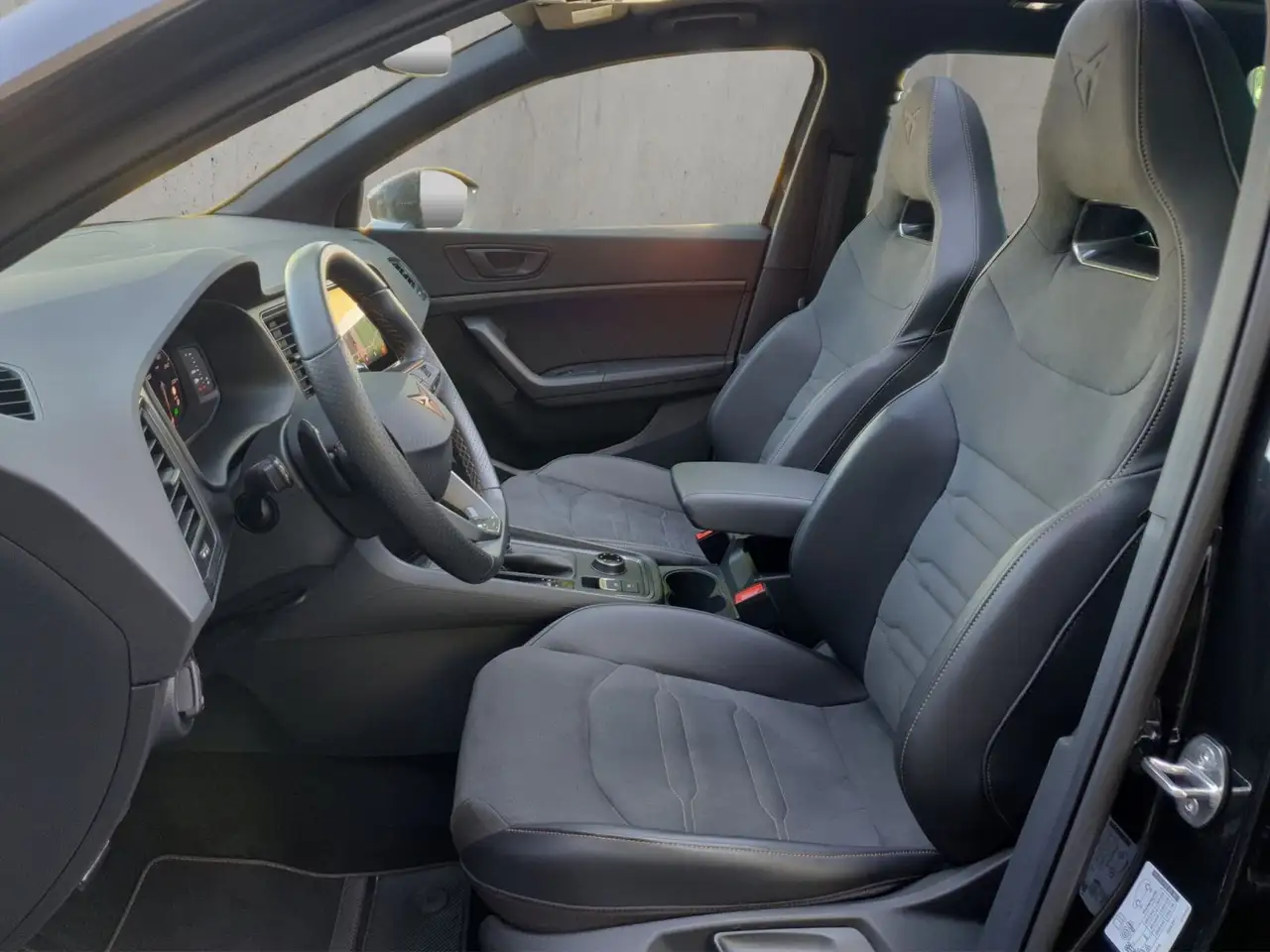 CUPRA Ateca VZ 2.0 TSI 7-Gang DSG 4Drive — Vehicle gallery 9