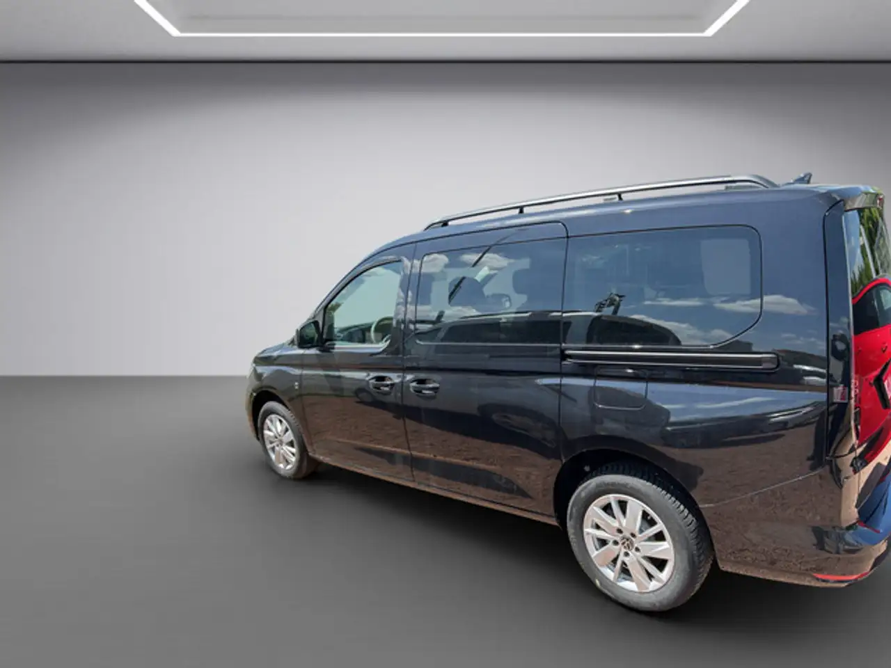 Volkswagen Caddy Maxi Life 5-Sitzer 1,5 TSI DSG — Vehicle gallery 4