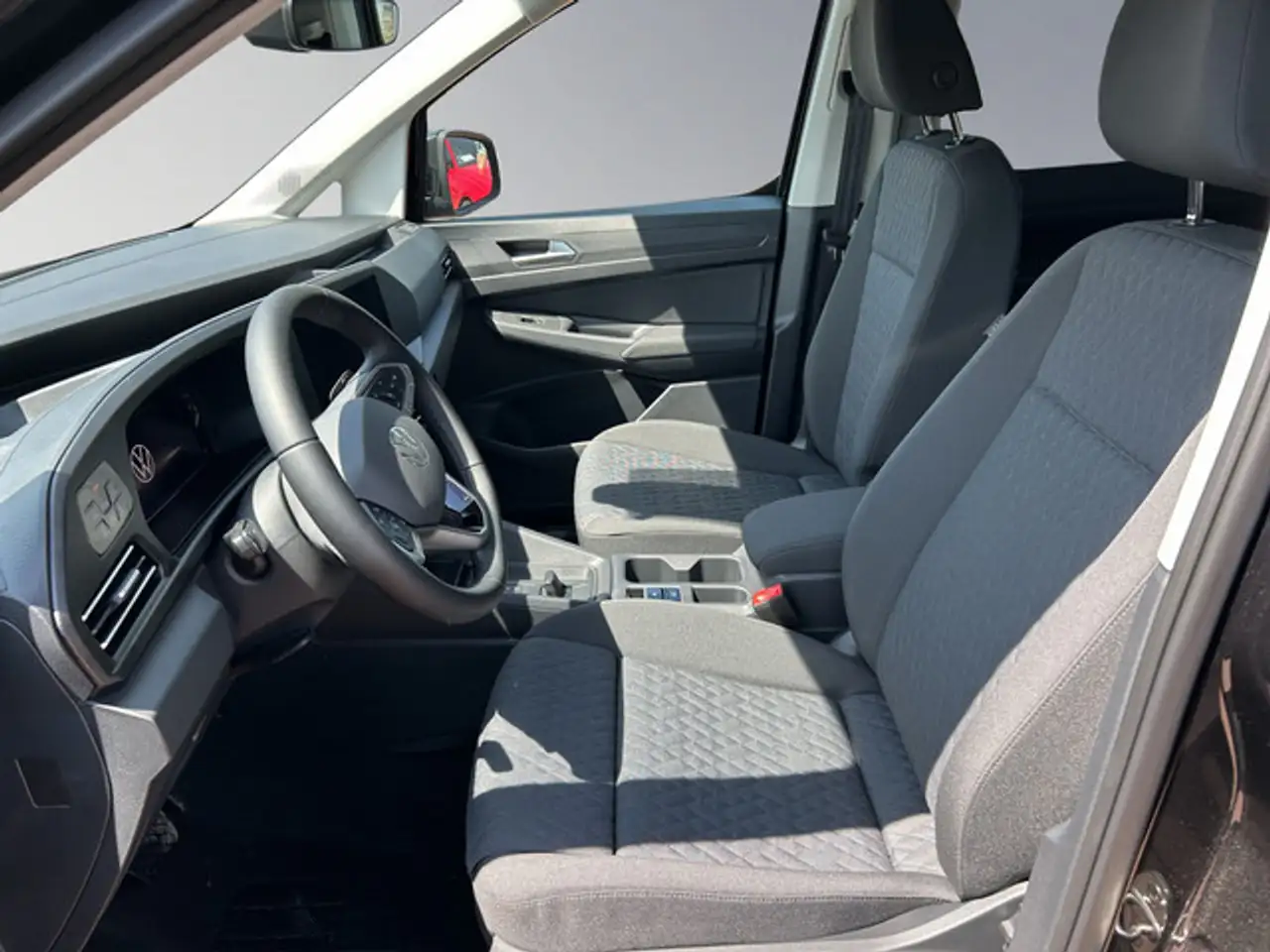 Volkswagen Caddy Maxi Life 5-Sitzer 1,5 TSI DSG — Vehicle gallery 12