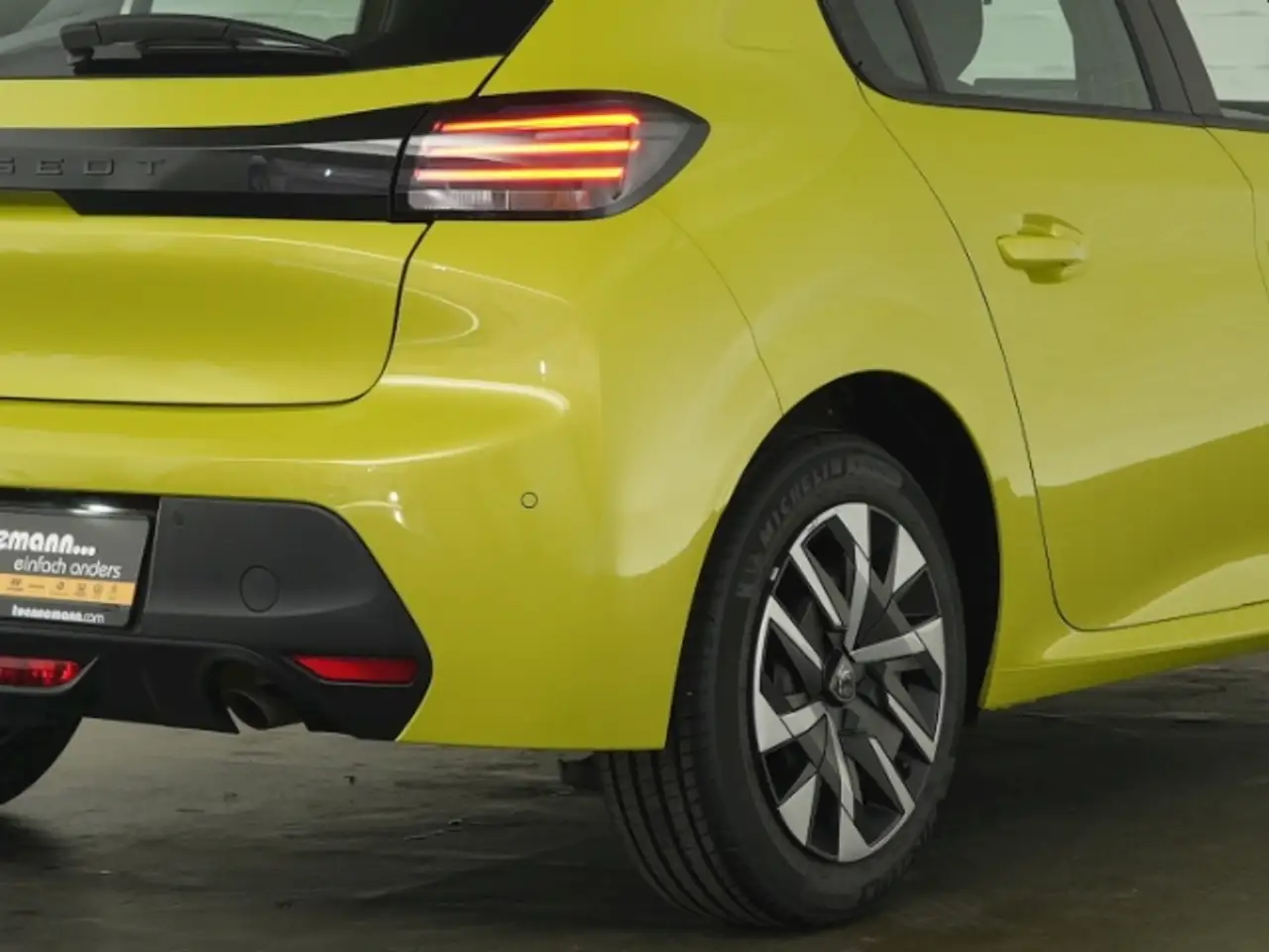 Peugeot 208 ACTIVE PURE TECH+LED+RÜCKFAHRKAMERA+SITZHEIZUNG+PA — Galería del vehículo 19