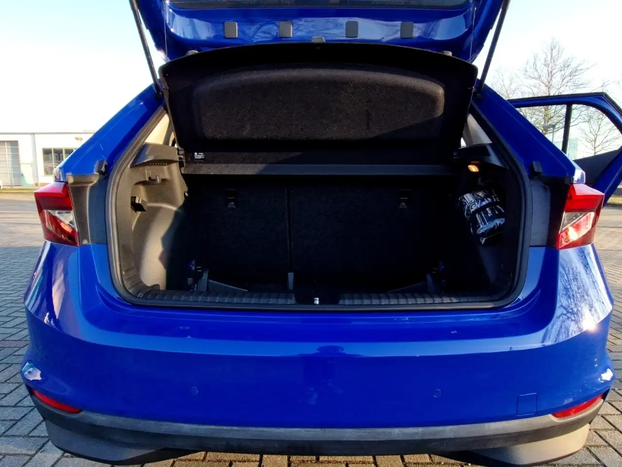 Skoda Fabia 1.0 MPI Tour LED Klima SmartLink PDC DAB — Vehicle gallery 17