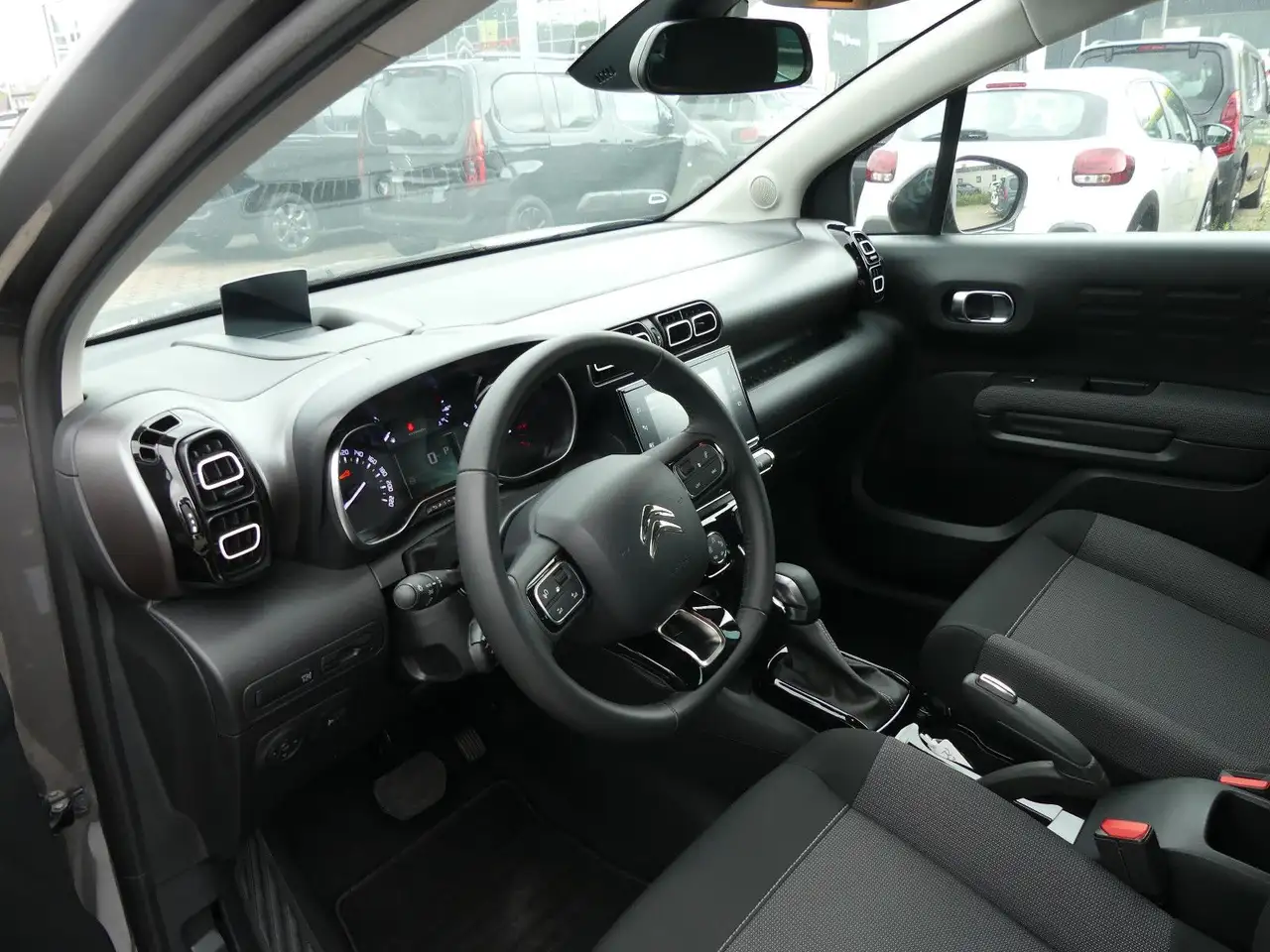 Citroen C3 Aircross PureTech 130 PLUS Automatik — معرض صور السيارة 9