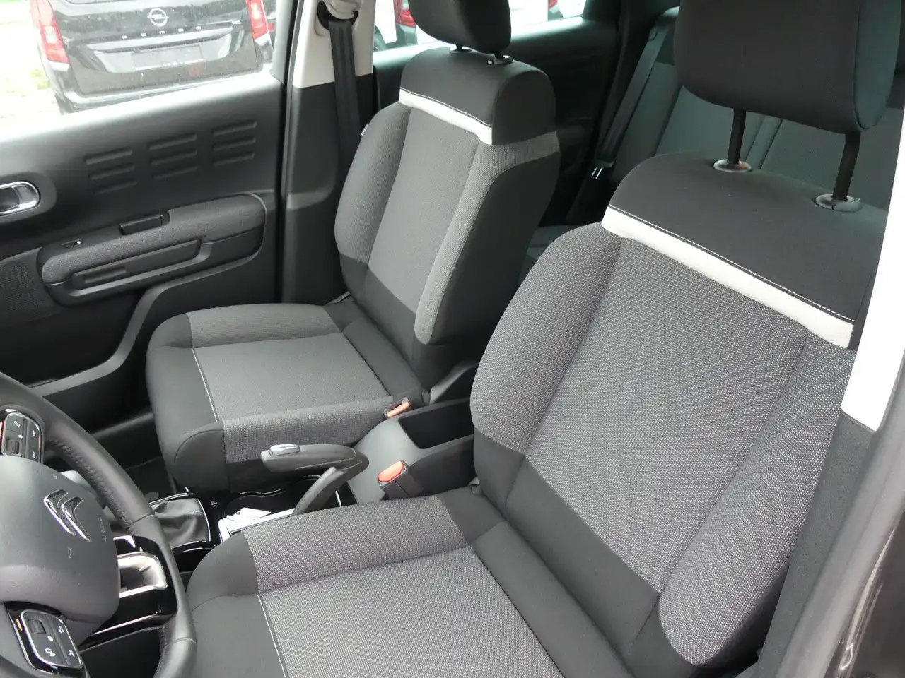Citroen C3 Aircross PureTech 130 PLUS Automatik — معرض صور السيارة 10