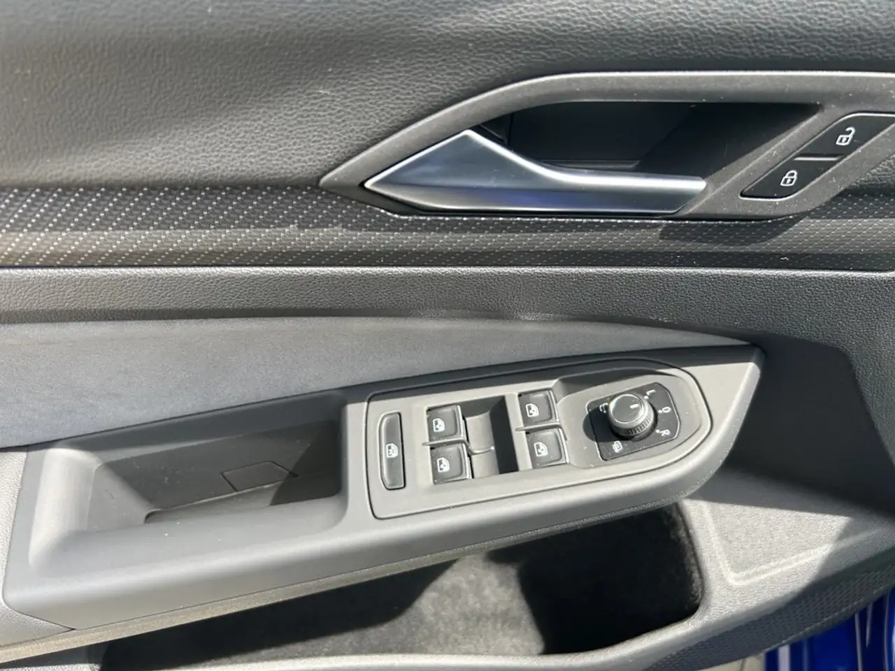 Volkswagen Golf VIII 2.0 TSI DSG 4Motion R DCC PANO*HUD*IQ-LIGH... — معرض صور السيارة 12