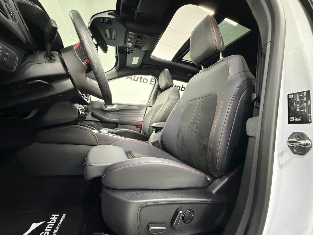 Ford Kuga 1.5 ST-Line X Automatik Pano|AHK|1.Hand|Kam — Galería del vehículo 20