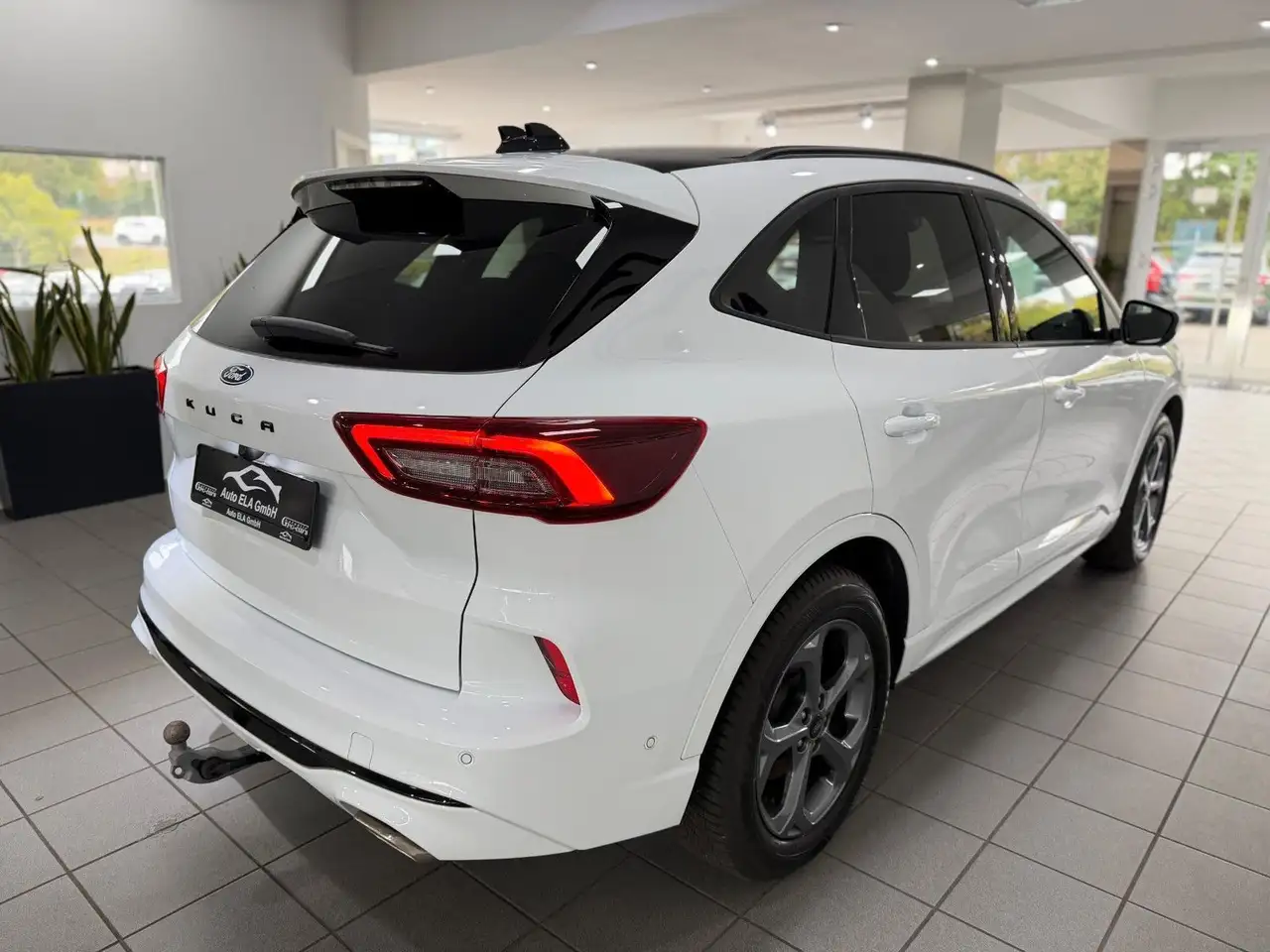 Ford Kuga 1.5 ST-Line X Automatik Pano|AHK|1.Hand|Kam — Galería del vehículo 7