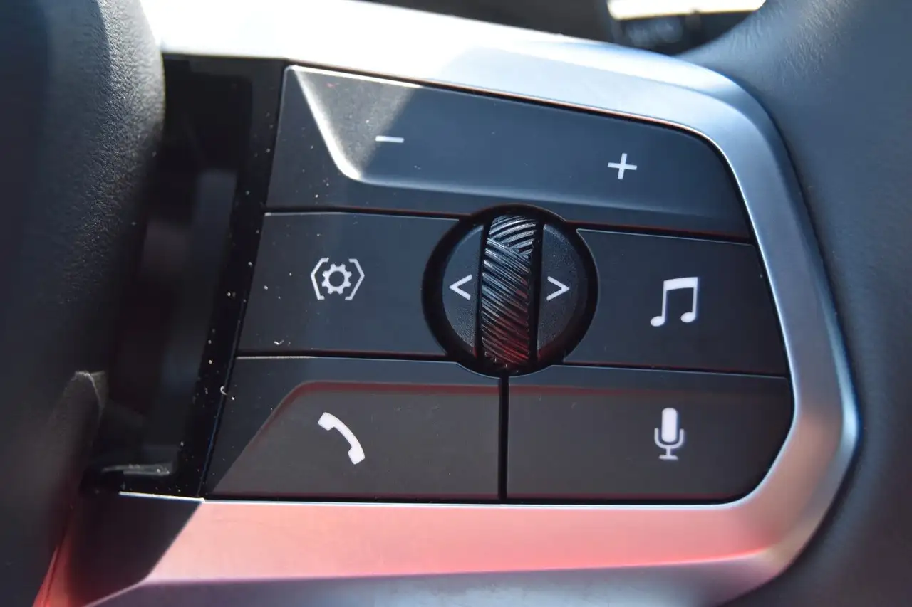 BMW X1 18 i sDrive M Sport NAVI/LED/LEDER/AHKs/RFK — Galería del vehículo 15