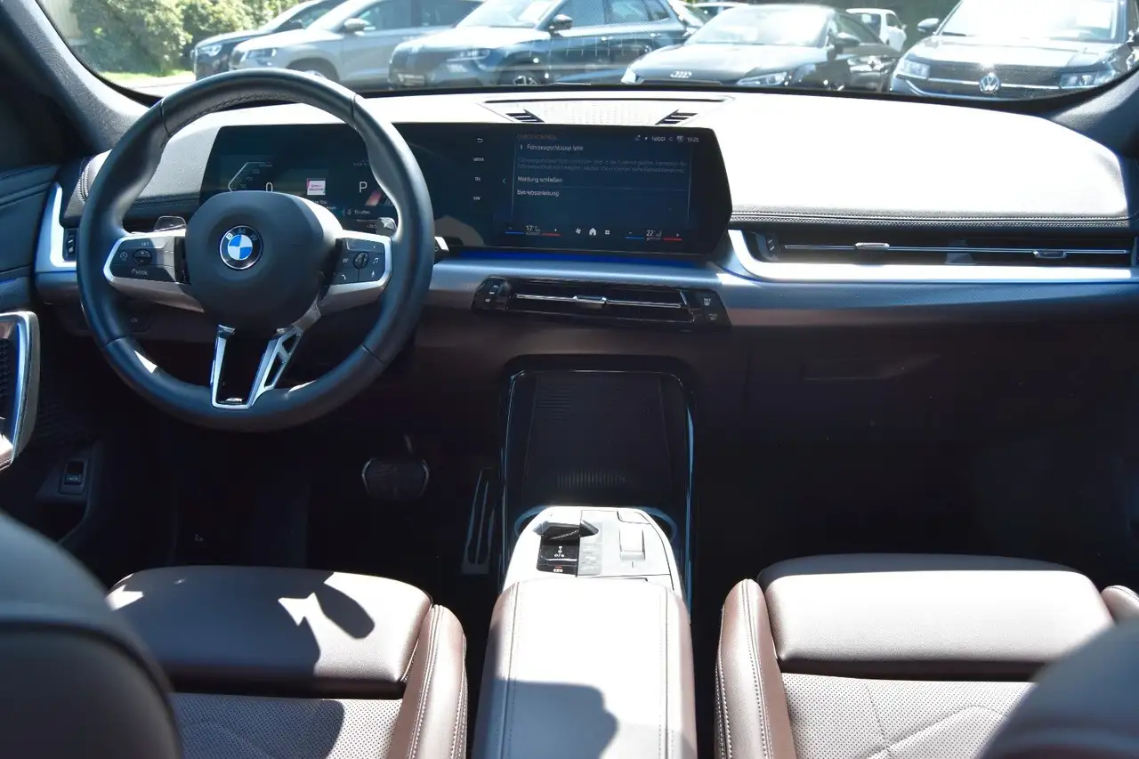 BMW X1 18 i sDrive M Sport NAVI/LED/LEDER/AHKs/RFK — Galería del vehículo 12