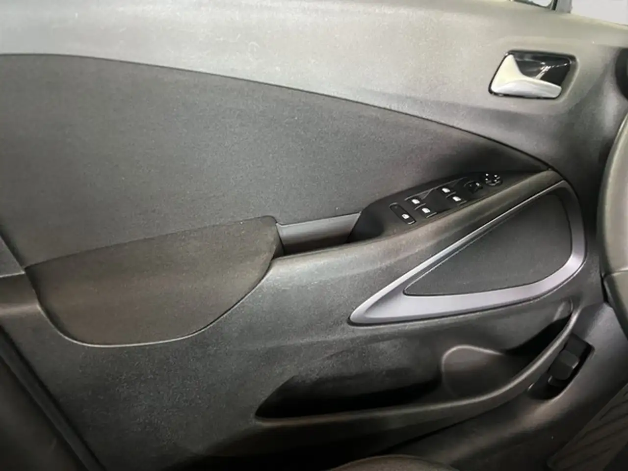 Opel Crossland Enjoy ALLWETTER PDC DAB TEMPOMAT — Galerie du véhicule 14