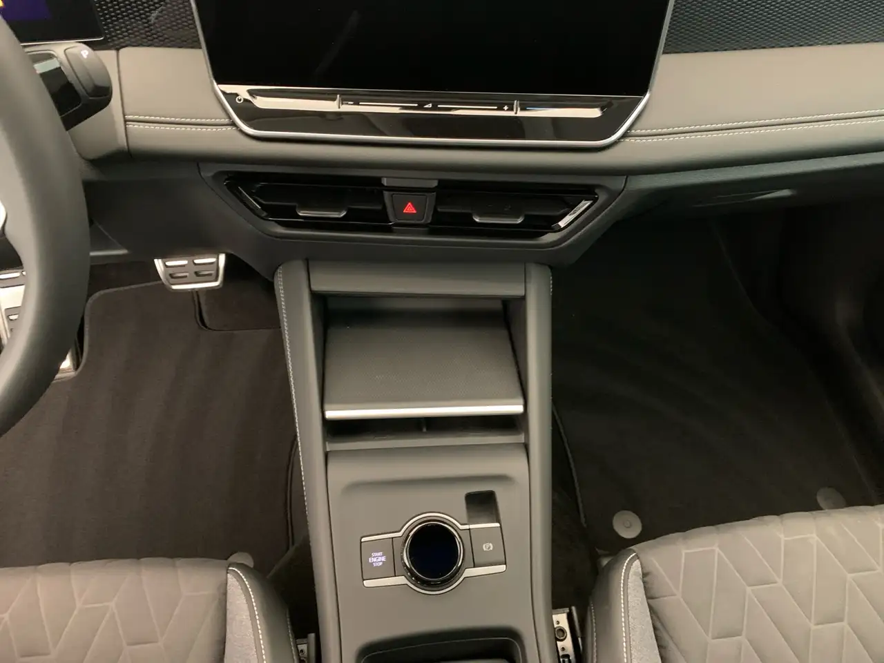 Volkswagen Tiguan Goal 1,5 TSI DSG *AHK*AREA*NAVI*LED*ACC* — معرض صور السيارة 15