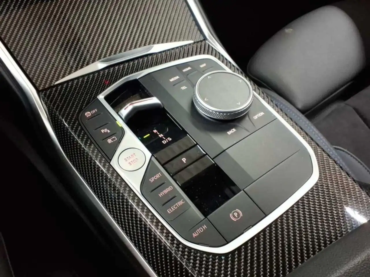 BMW 330 330e xDrive Touring M Sport Pro — Vehicle gallery 17